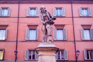 Piazza Galvani, Bologne